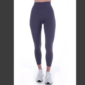 P’tula - The Alainah Pocket Legging: Concord Grape